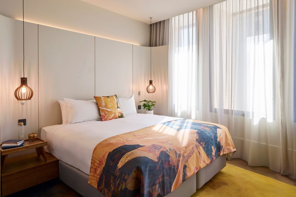 Kingsley Master Family Friendly Room at luxury Crystalbrook Kingsley, Newcastle. Image Crystalbrook Kingsley