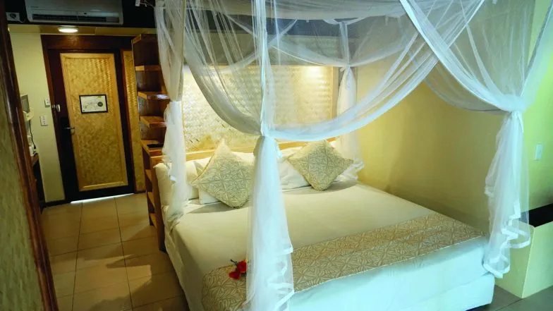 A newly refurbished Beachfront RoomR e1638134375600