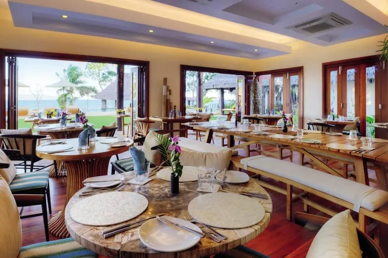 Kanavata Restaurant at Nanuku Auberge Resort
