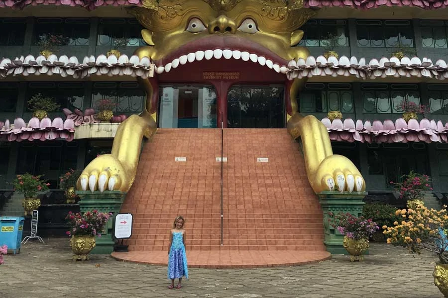 visiting the golden temple in dambulla