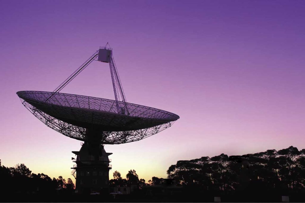 The CSIRO radio telescope at Parkes in Central NSW. Image: Destination NSW