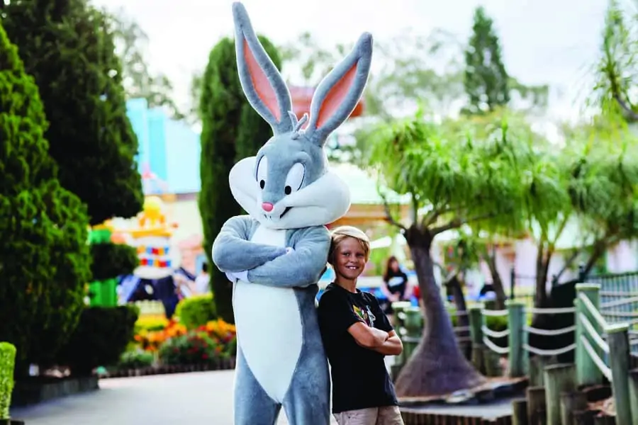 meet bugs bunny at warner bros. movie world. image village roadshow theme parks