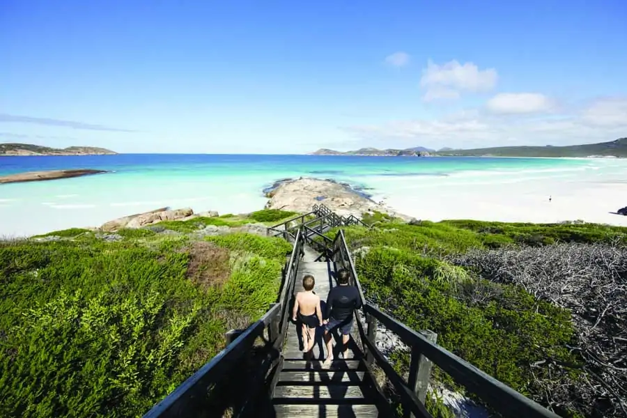 lucky bay in cape le grand national park. image tourism western australia