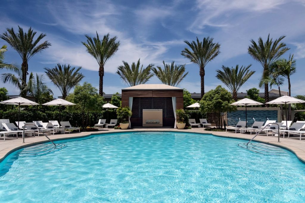 The Westin Anaheim Resort outdooor pool